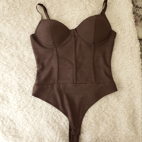 haute monde • structured bodysuit - Picture 1 of 13